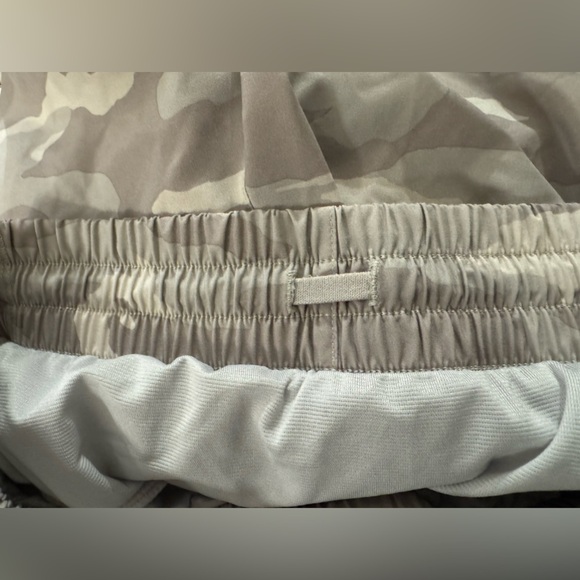 Athleta Camo Hustle 3” Short - XS - Picture 8 of 9